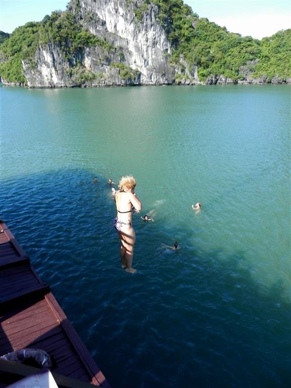 Halong bay jumping