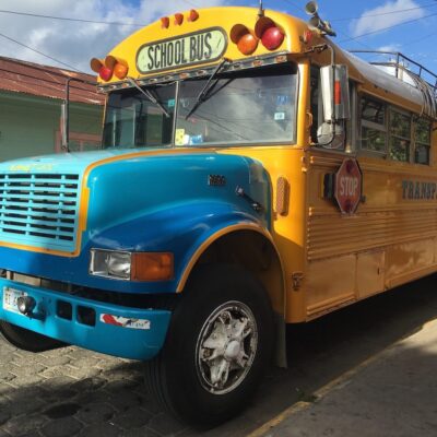 vervoer-in-nicaragua-chicken-bus