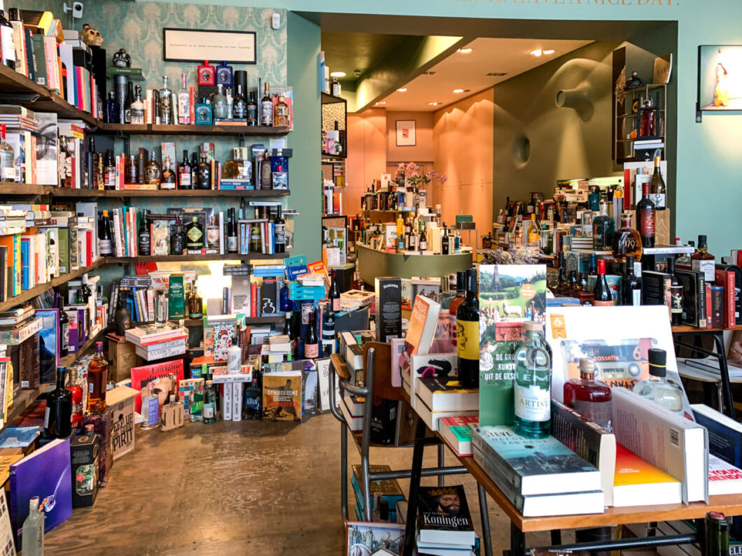 books 'n booze gent