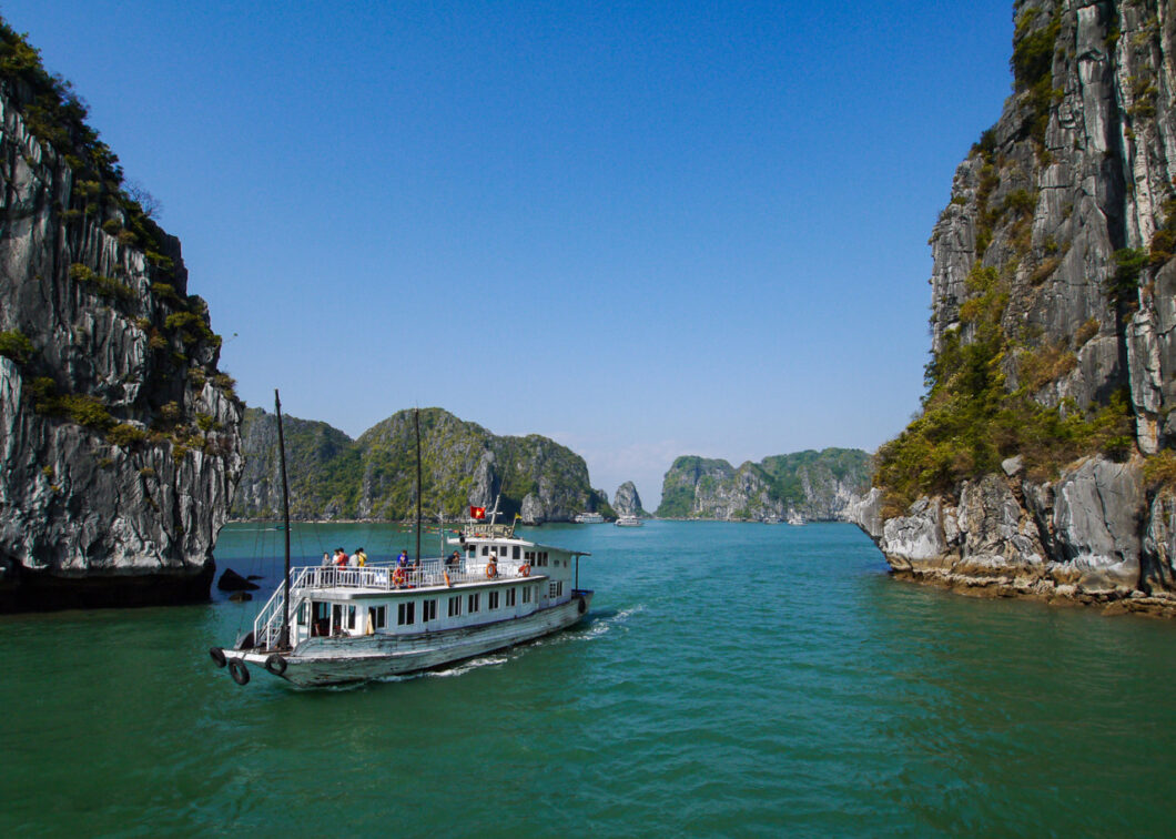 halong bay vietnam