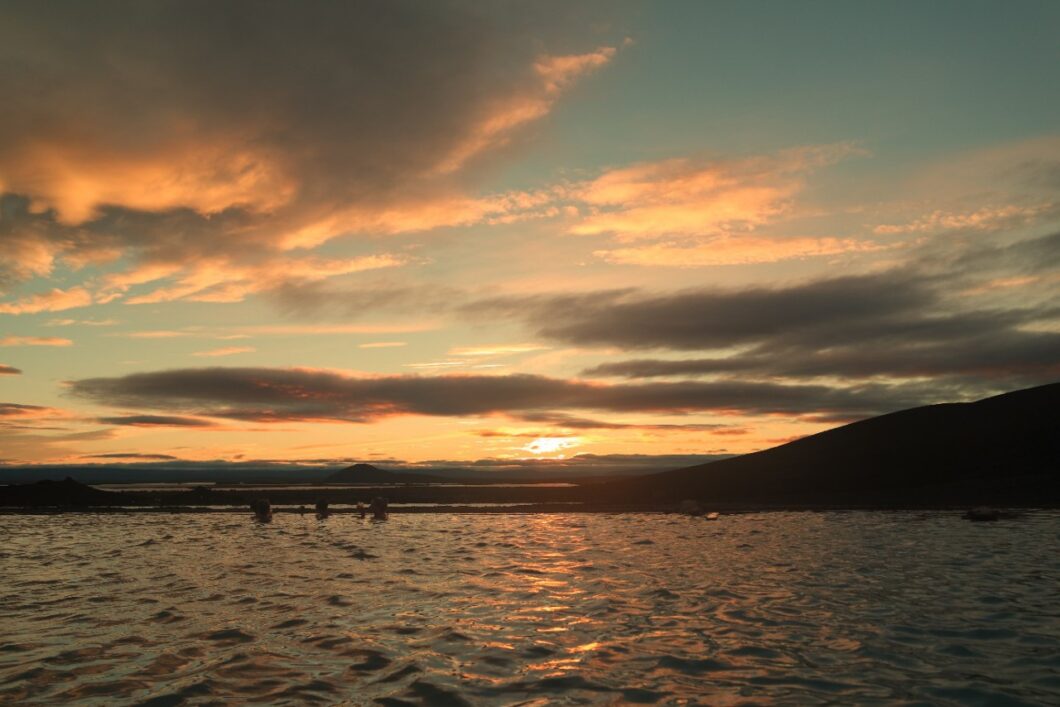 ijsland-myvatn-zonsondergang