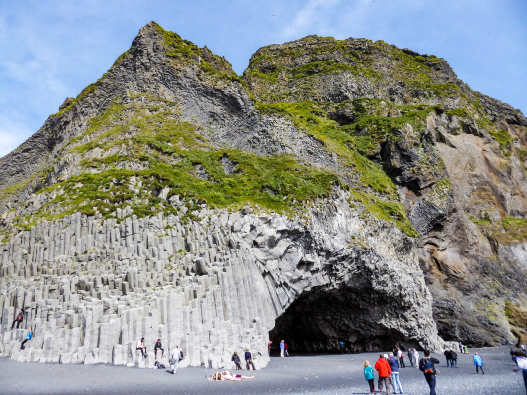 basalt grot vik ijsland bezienswaardigheden