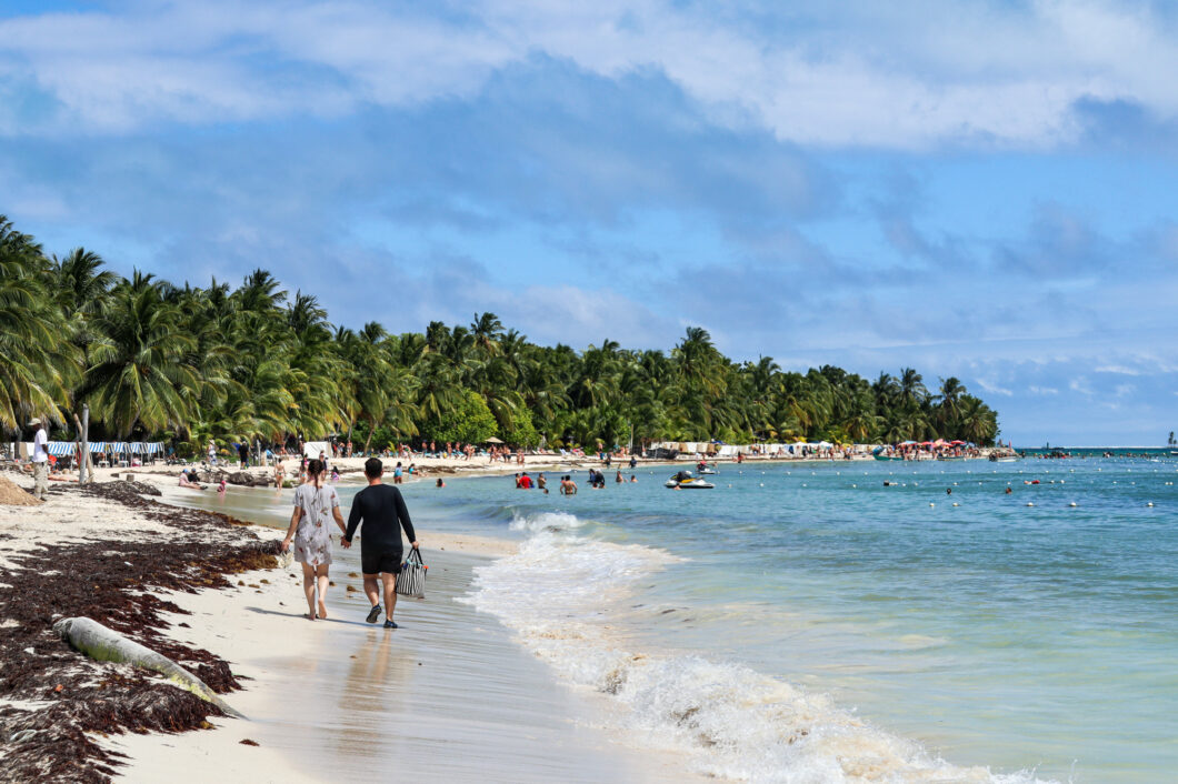 San Andres, rocky cay