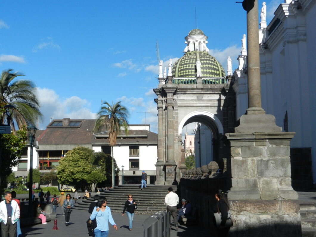 plaza-quito-ecuador