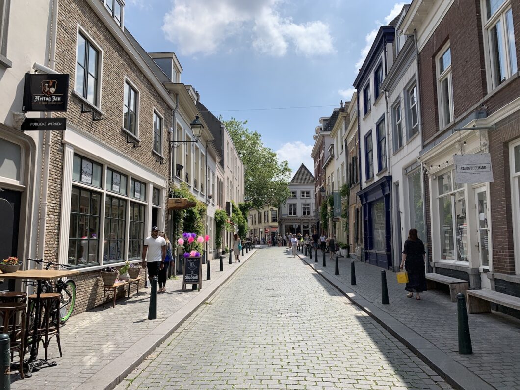 winkelen breda