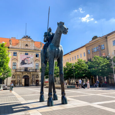 brno beeld paard moravske namesti