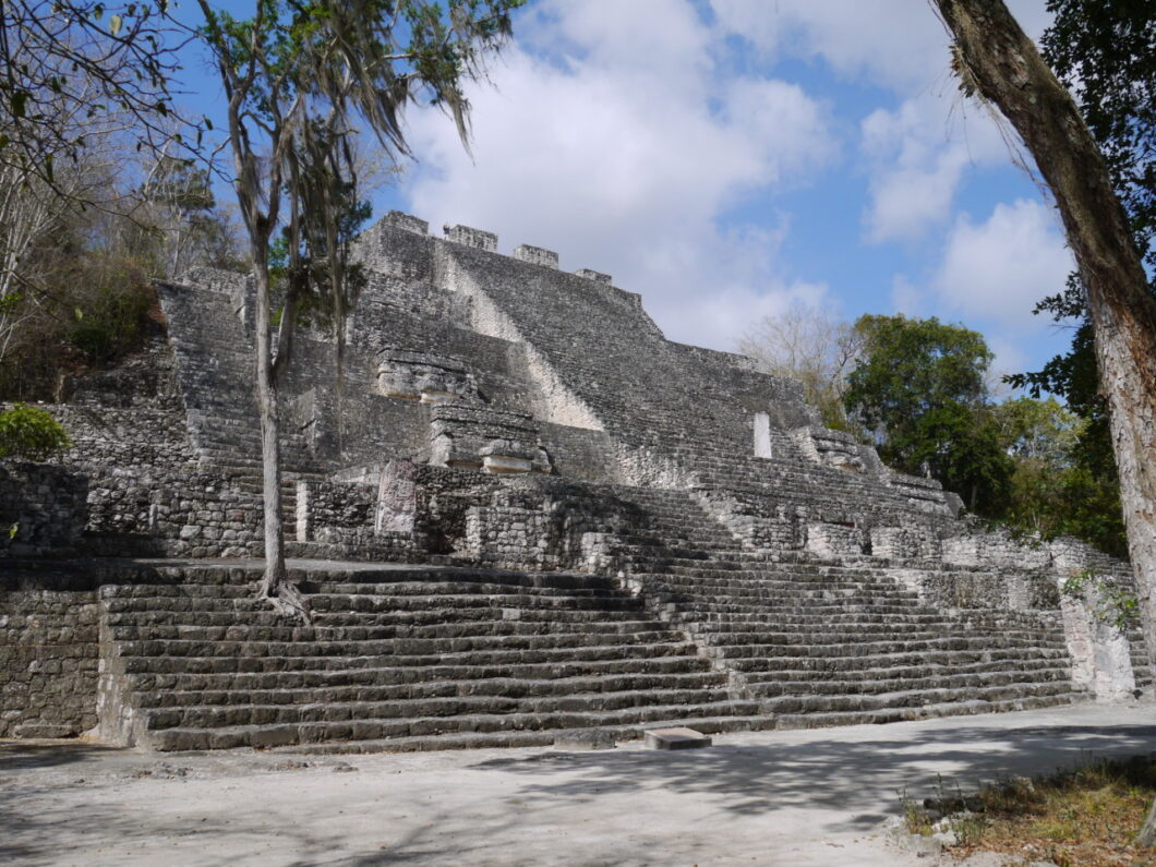 calakmal maya tempel