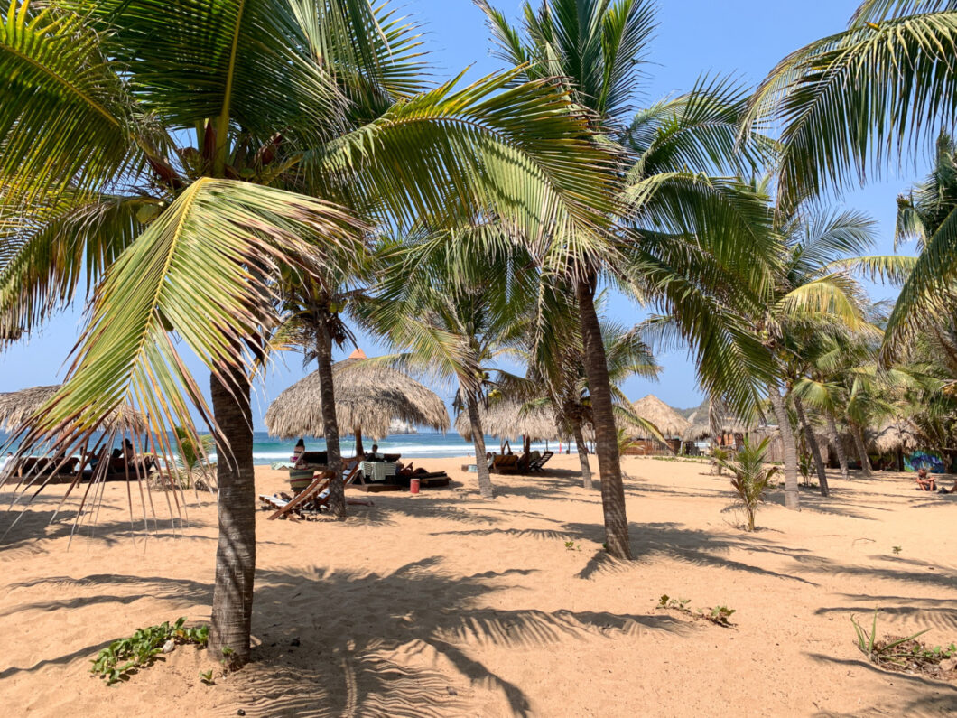strand zipolite mexico