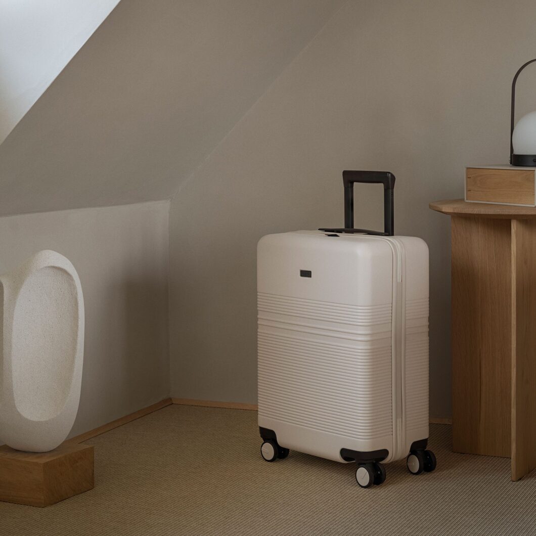 Nortvi essential carry on trolley, wit