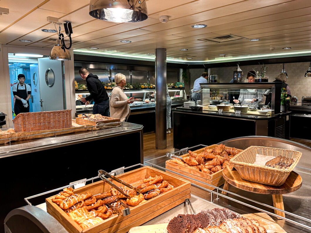 ontbijtbuffet-minicruise-newcastle