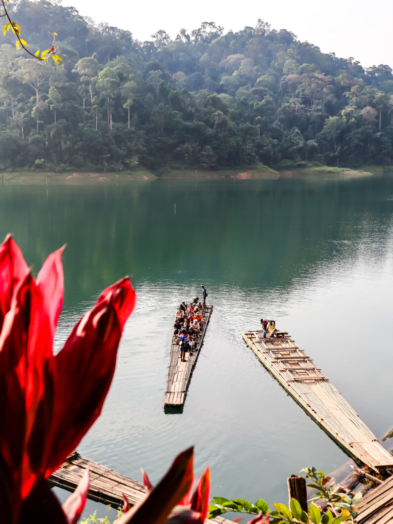 vlot pakarang cave khao sok