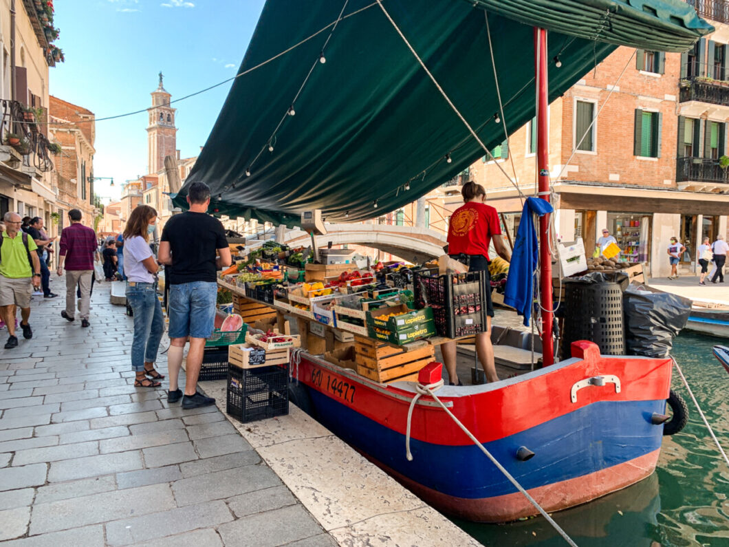 drijvende markt venetie italie