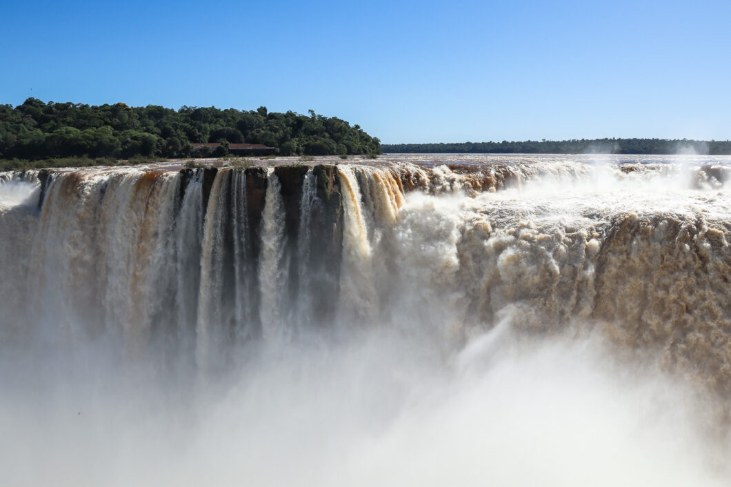 devils throat iguazu