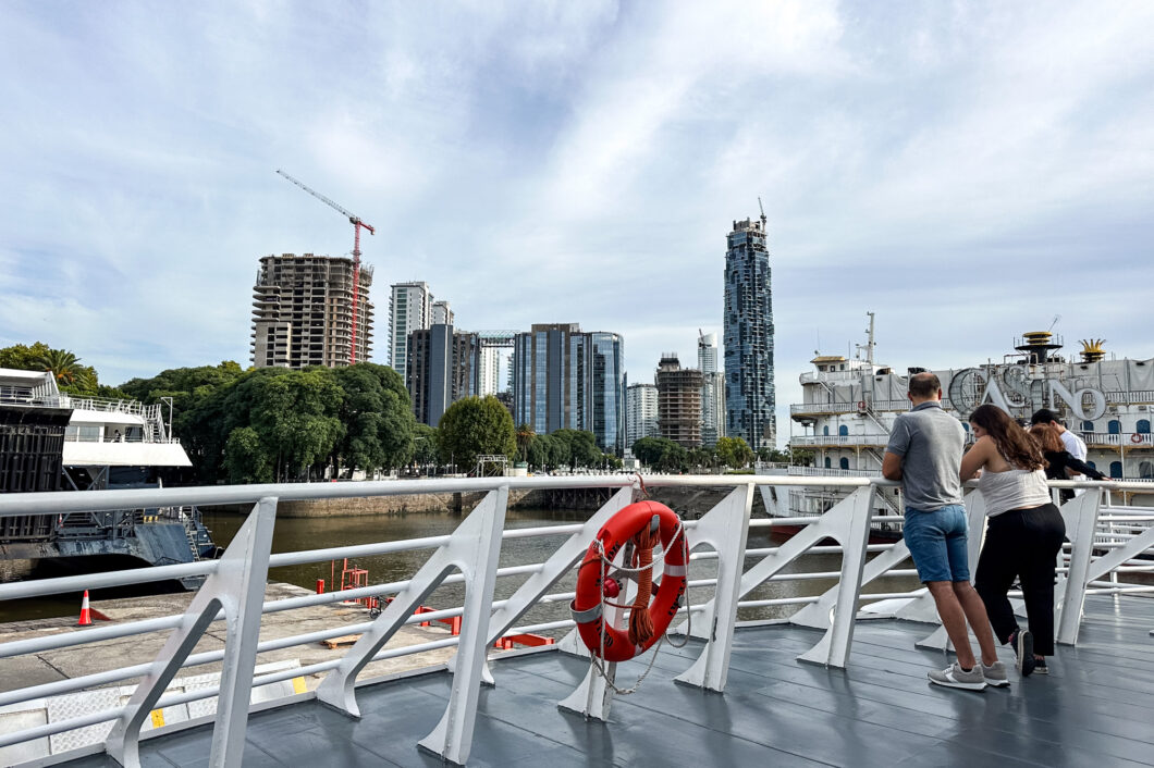 ferry buenos Aires Uruguay