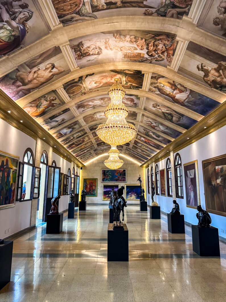 art gallery plaza palacio medellin