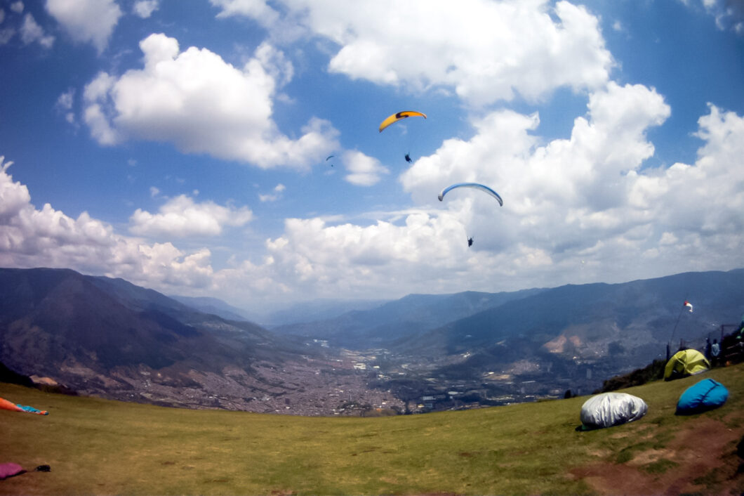 paragliden medellin colombia, 2018