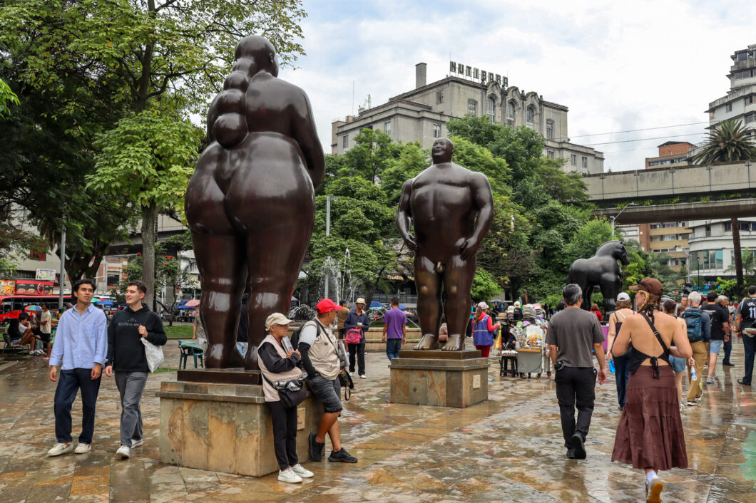 plaza botero medellin