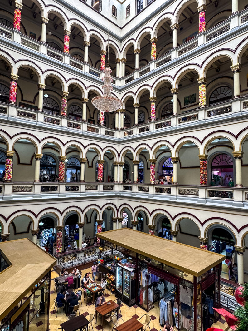 plaza palacio el centro medellin