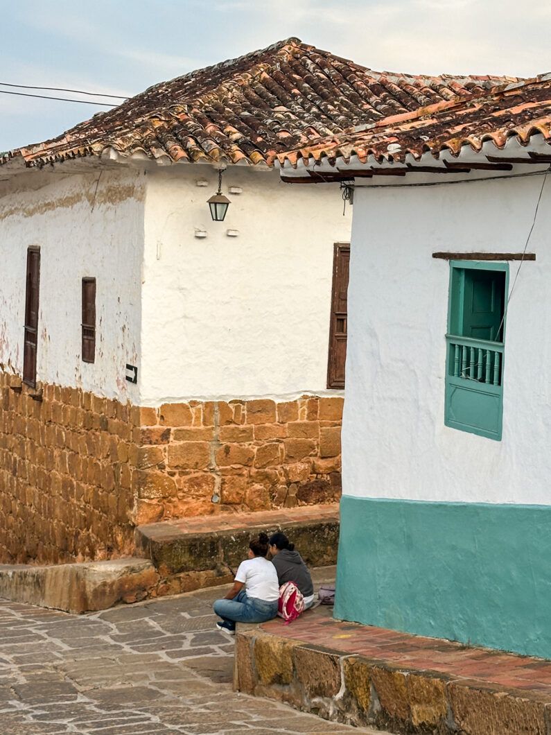 hoge stoepen barichara