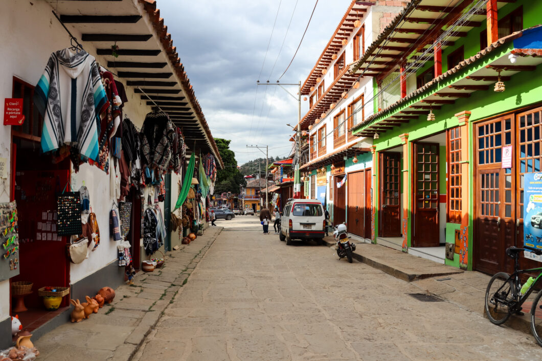 raquira, villa de leyva colombia
