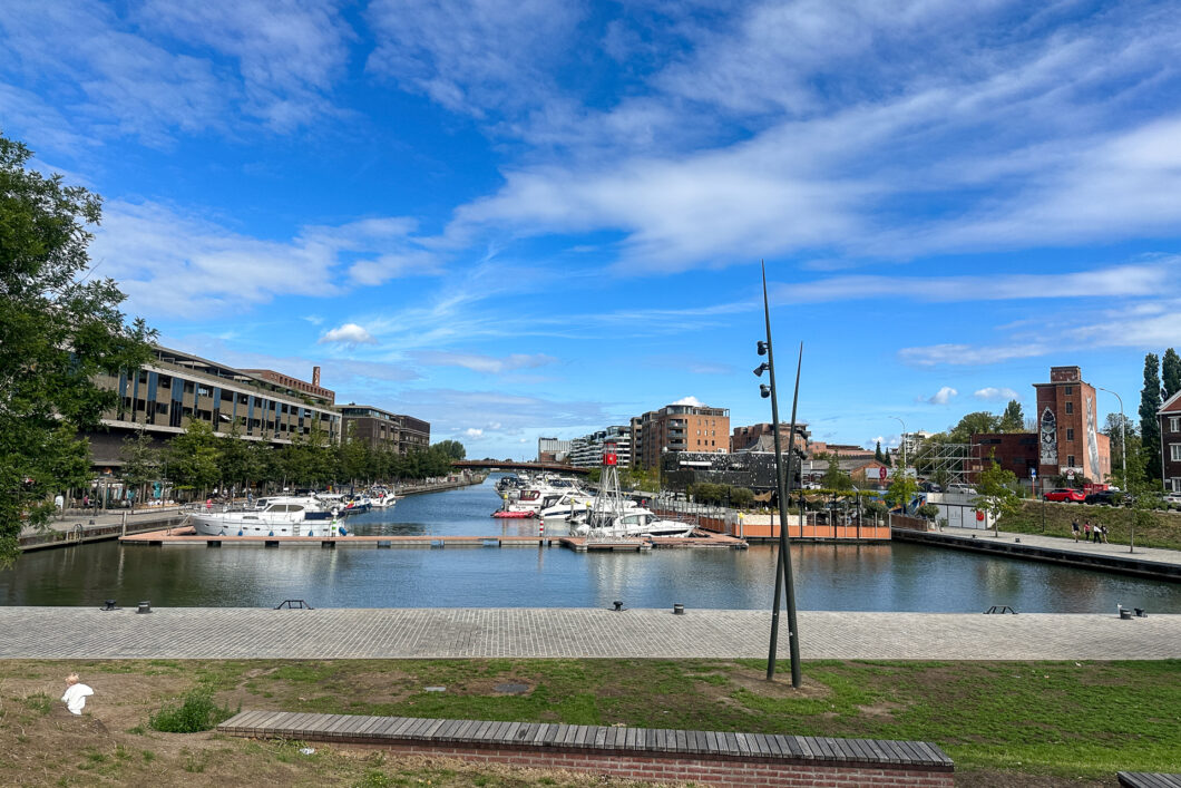 De jachthaven aan de Kanaalkom in Hasselt