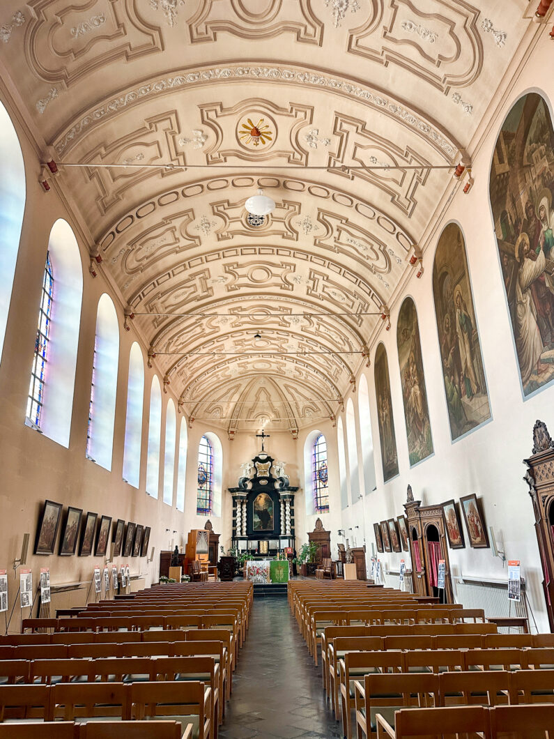 Het middenschip van de Minderbroederskerk in Hasselt