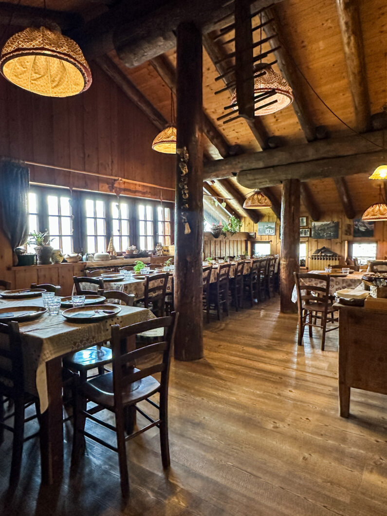 Rifugio Vieux Crest, restaurant