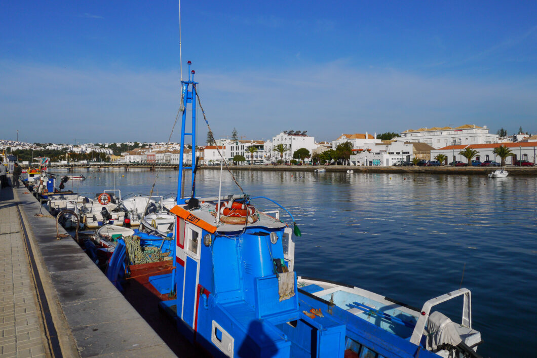 Vissersboten aan de kade in Tavira